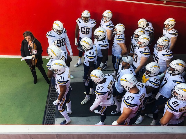 德罗赞次节6中5轰10分，带领国王反超火箭