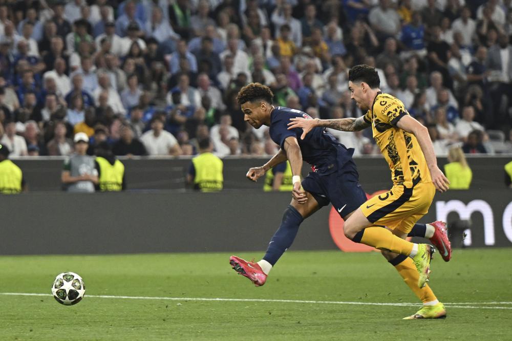 莫德里奇回忆热刺生涯，未能如愿加盟切尔西，反而成就皇马传奇